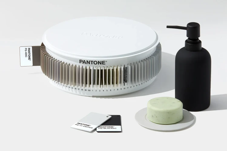Wzornik kolorów PANTONE Plastics Tints and Tones Collection PTTC100