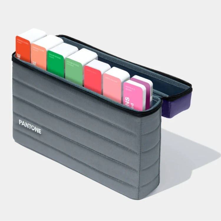Wzornik kolorów PANTONE Portable Guide Studio - 8 wachlarzy GPG304BN