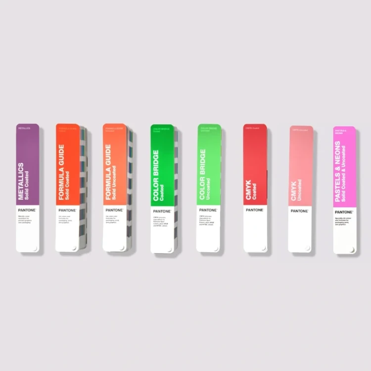 Wzornik kolorów PANTONE Portable Guide Studio - 8 wachlarzy GPG304BN