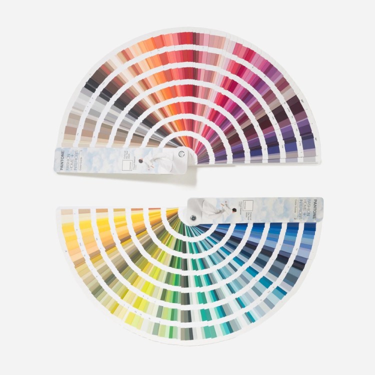 Wzornik kolorów PANTONE FHI Guide - edycja limitowana - kolor roku 2026: 11-4201 Cloud Dancer - wachlarze