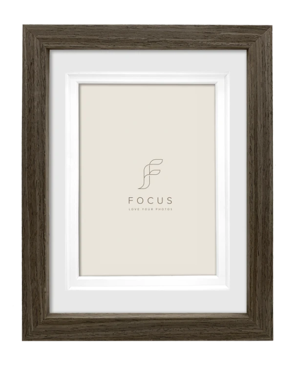 Ramka na zdjęcia Focus Dahlia Walnut 18x24/PP 13x18