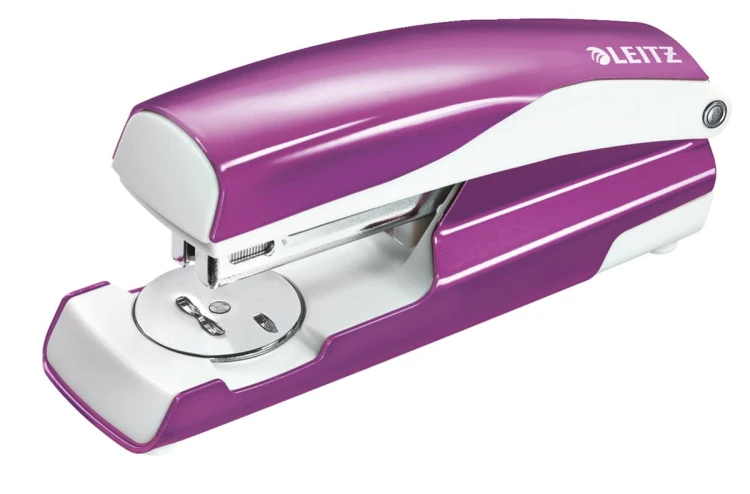 Zszywacz na 30 kartek 24/6, 26/6 fioletowy LEITZ 55021062