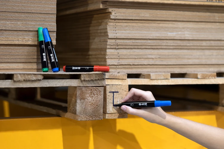 Marker permanentny M201 MemoBe końcówka ścięta 1-4 mm czerwony – zdjęcie 6