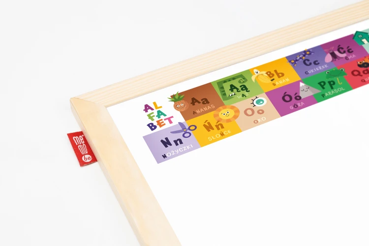 Tablica edukacyjna MemoBe, WHITEBOARDGAME: Alphabet adventure!, nadruk ALFABET, wersja PL, rama drewniana, 200x100 cm – zdjęcie 3