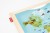 Tablica edukacyjna MemoBe, WHITEBOARDGAME: Animal adventure!, nadruk MAPA ŚWIATA ZE ZWIERZĘTAMI, wersja PL, rama drewnia – zdjęcie 3