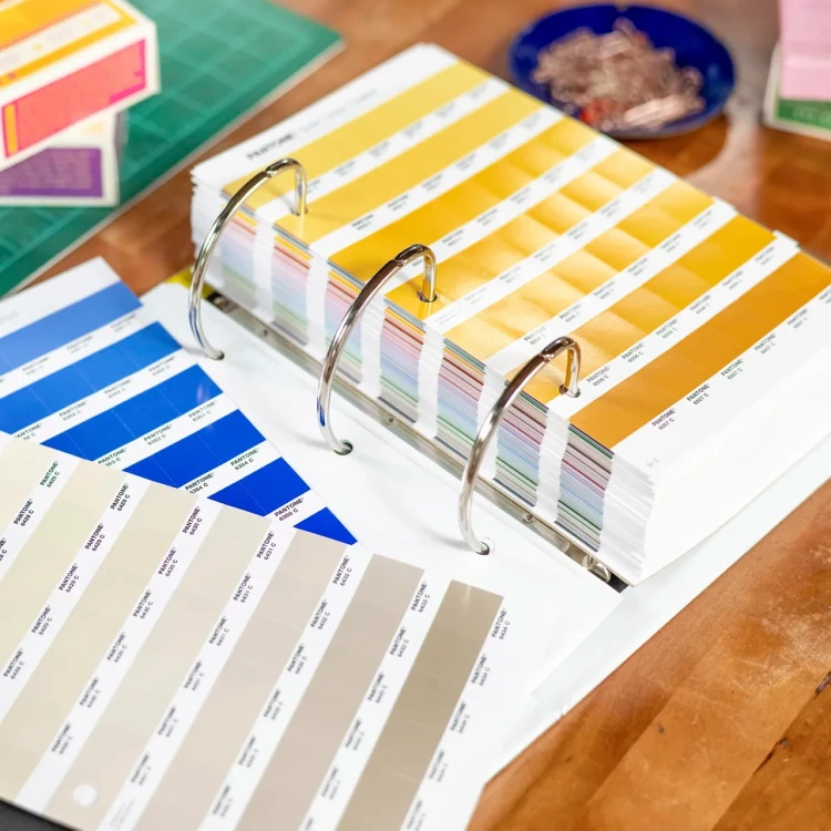 Wzornik kolorów PANTONE Reference Library GPC305C – edycja 2026 – zdjęcie 3