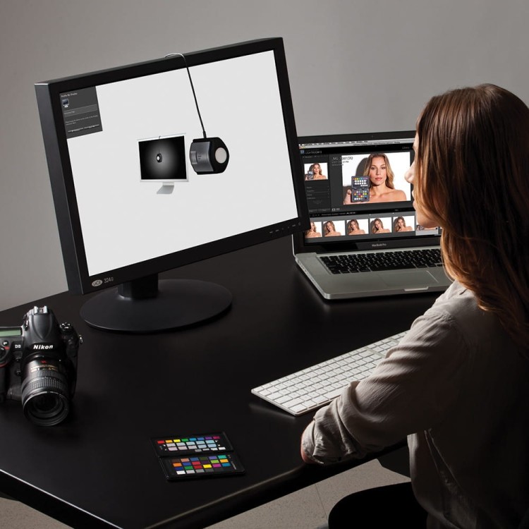X-RITE-i1Display-Pro-z-kablem-kalibracyjnym-Atomos-USB-f.jpg