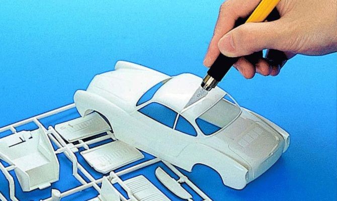 Precyzyjny nóż OLFA AK-4 do prac artystycznych i modelarskich