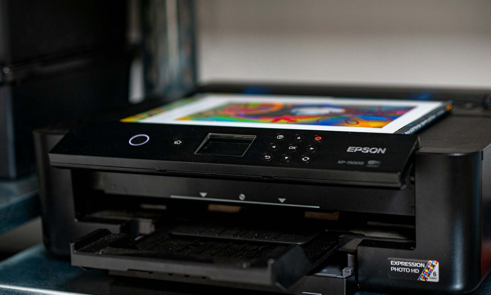 Drukarka fotograficzna Epson z kolorowym wydrukiem na papierze fotograficznym